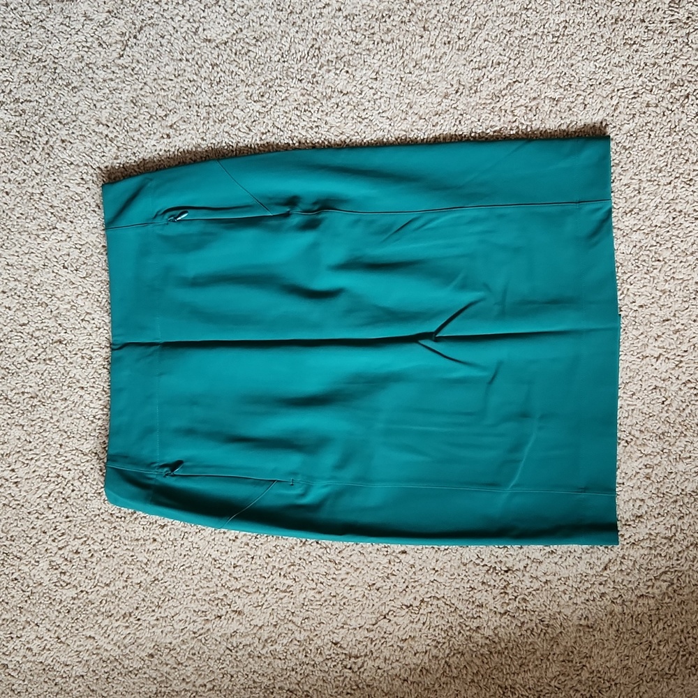 Lululemon &Go Til Dawn Skirt. Forage Teal. Size 8.